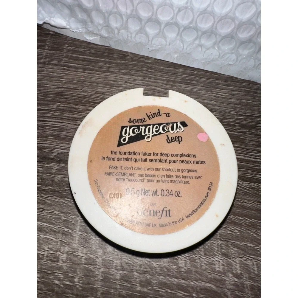 Benefit‎ cosmetics Some Kind Of Gorgeous Foundation deep